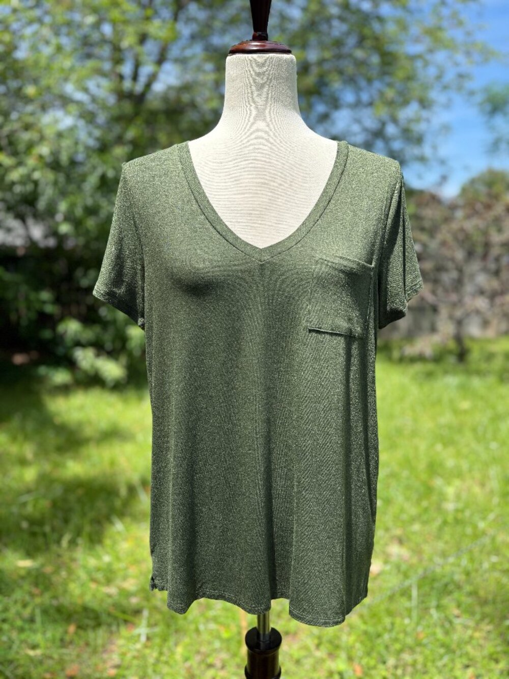 Market & Spruce Olive Green V Neck Short Sleeve Pocket Knit Top NWT